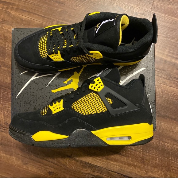 Air Jordan 4 Retro Thunder size 13